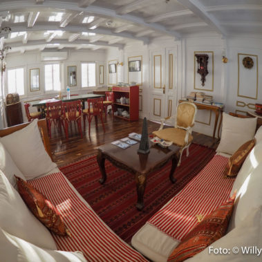 Dahabiya ABUNDANCE Salon